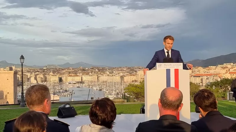 Le Président Emmanuel Macron, de passage dans la ville de Marseille afin de dévoiler son plan "Marseille en grand" © Facebook Jean Pierre Serrus