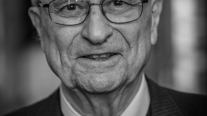 Père Bernard Sesbouë 