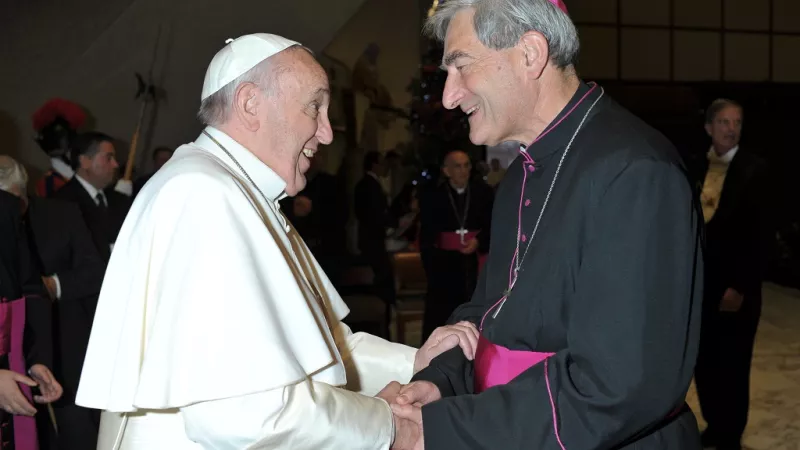 Monseigneur Christophe Dufour avec le Pape François. DR