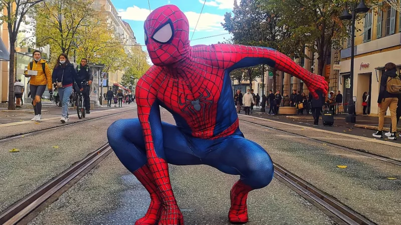 Spider-Man, avenue Jean-Médecin à Nice ©Laura Vergne