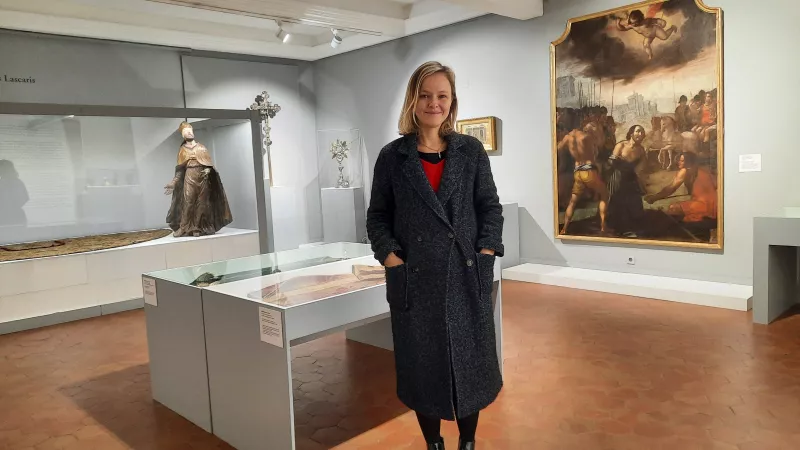 Elsa Puharré, directrice du Palais Lascaris, a sélectionné dans les collections, l'art sacré du comté de Nice exposé actuellement dans le musée - Photo RCF