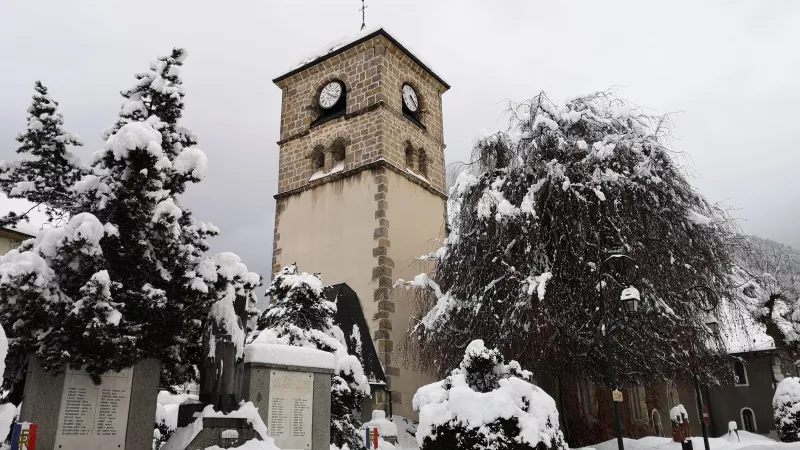 Le clocher de Samoëns sous la neige ©RCF Haute-Savoie 2021