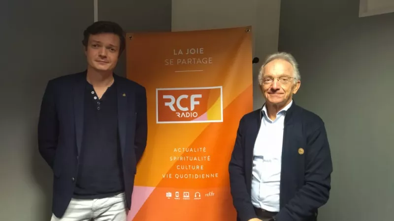 Benjamin Paris, directeur général de Tarmac (à droite) et Yves Roualt, président de l'association (à gauche) © RCF Sarthe