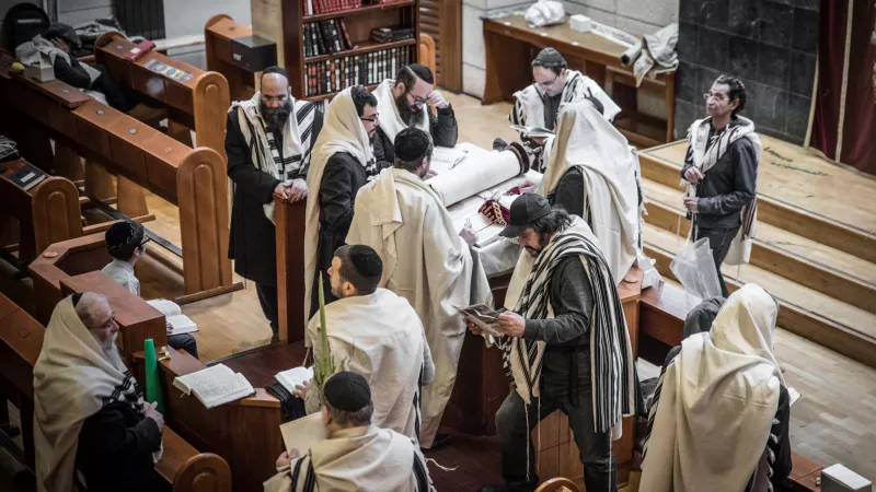 Lecture de la Torah dans une synagogue à Paris, le 03/11/2016 ©Chloe SHARROCK/CIRIC