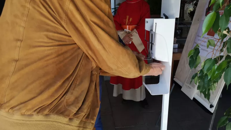Première messe après le confinement de 2020 en l'église Sainte Bernadette d'Annecy