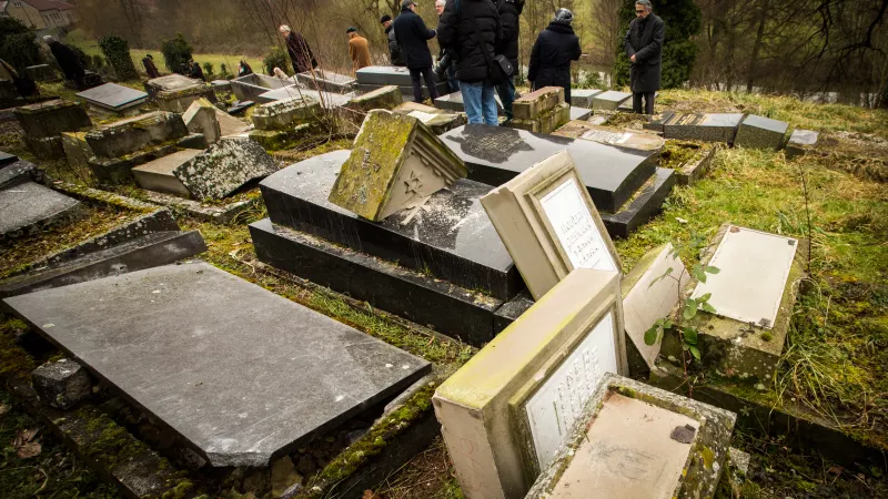 Profanations du cimetière juif de Sarre-Union en février 2015 - © Wikipédia