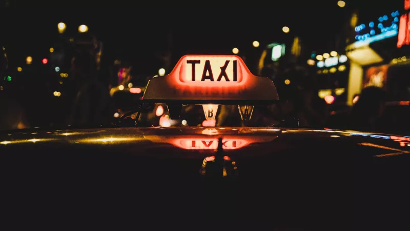 La ville de Nice compte plus de 400 taxis (©UNSPLASH) 
