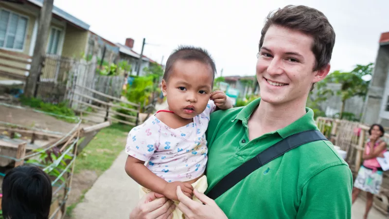Un jeune volontaire français en mission aux Philippines, en 2011 ©Jean Matthieu GAUTIER/CIRIC