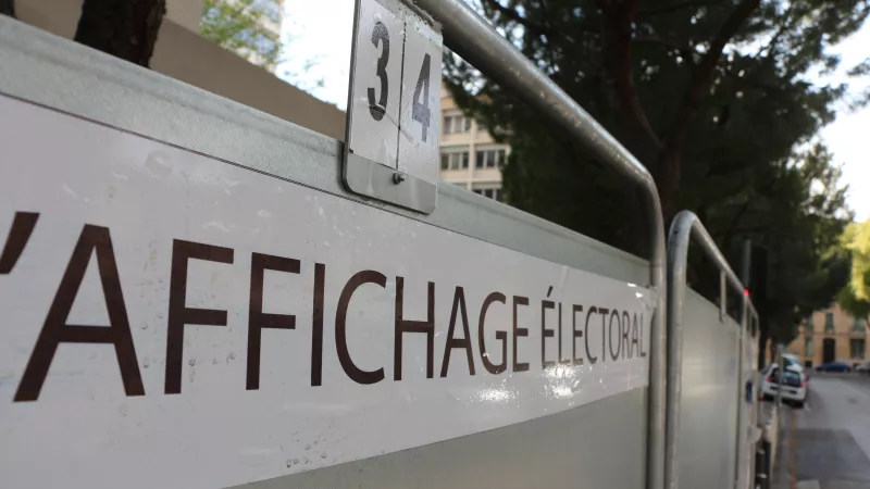Un panneau d'affichage électoral - RCF