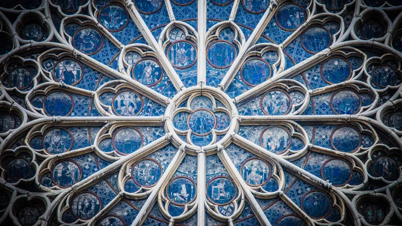 rosace sud de Notre-Dame, de l'extérieur - © Stephanie LeBlanc via Unsplash