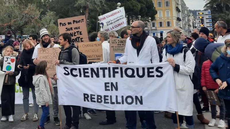 Les scientifiques en rébellion dans les rues de Nice - RCF 