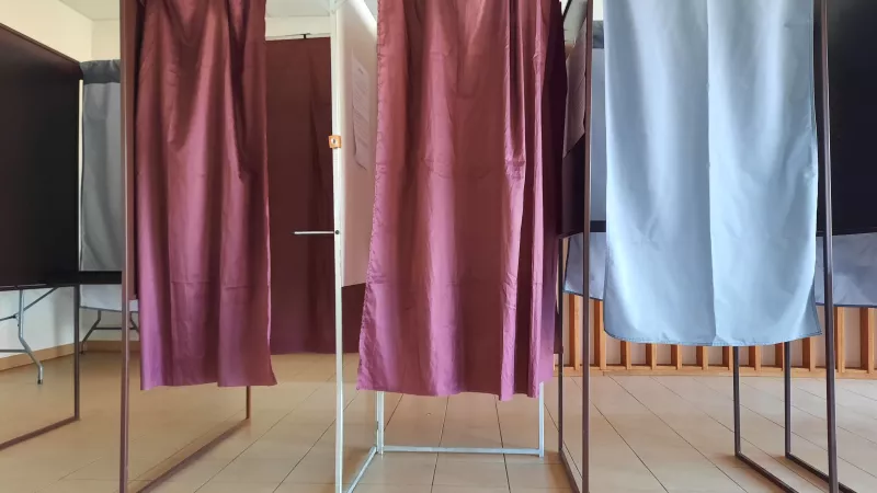 Un bureau de vote à Falicon (Alpes-Maritimes) - Photo RCF