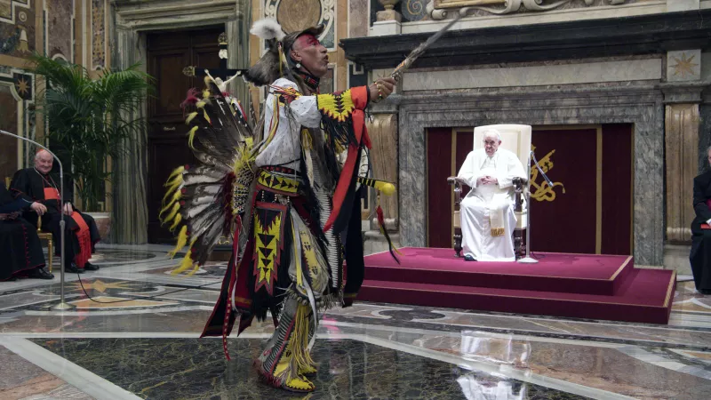 Le pape François reçoit une délégation des peuples autochtones du Canada, Vatican, le 01/04/2022 ©Vatican Media