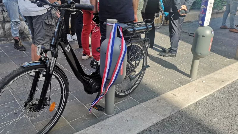 Vélo et cadenas connectés, rue de Dijon à Nice - Photo : RCF Nice Côte d'Azur 