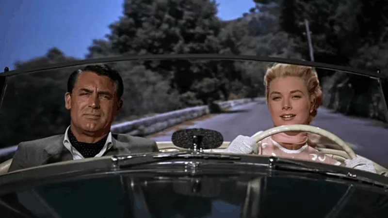 © Paramount Pictures. Cary Grant et Grace Kelly dans La Main au collet en 1955.