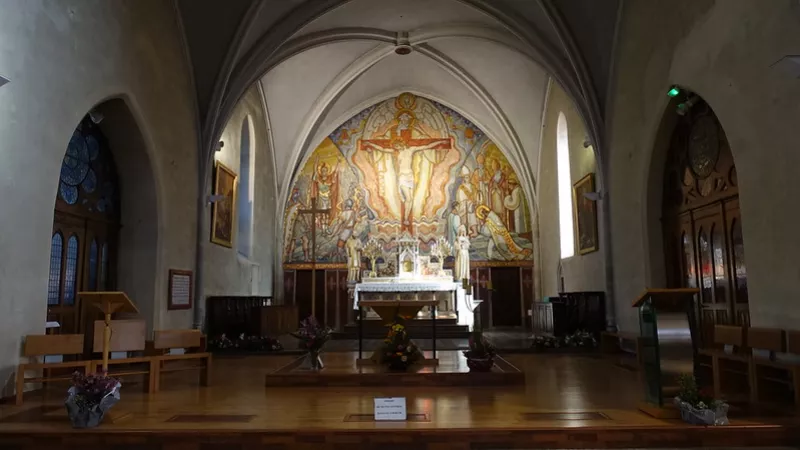 L'autel de l'église Saint-Maurice et Saint-François de Sales à Thorens-Glières ©Flickr