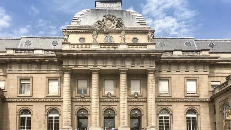 Le Palais de Justice de Paris sur l'île de la Cité. C'est ici que se tient le procès de l'attentat du 14 juillet 2016 sur la Promenade des Anglais - Par xiquinhosilva from Cacau — 58992-Paris, CC BY 2.0