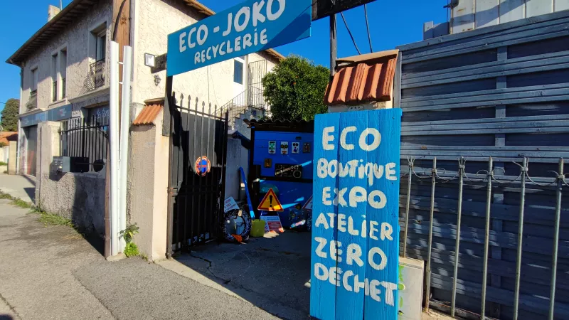 Recyclerie de Joko Peltier à Antibes - Photo : RCF Nice Côte d'Azur 