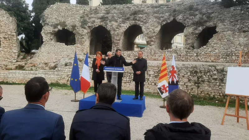 Christian Estrosi, le maire de Nice, présente le nouveau projet à la presse ce 21 novembre aux arènes de Cimiez - Photo RCF