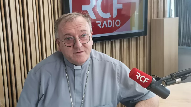Mgr Yves Le Saux, évêque d'Annecy, au micro de RCF ©RCF Haute-Savoie, 2022