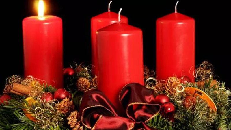 L'Avent, un temps pendant lequel les chrétiens se préparent intérieurement à célébrer la Nativité du Christ.