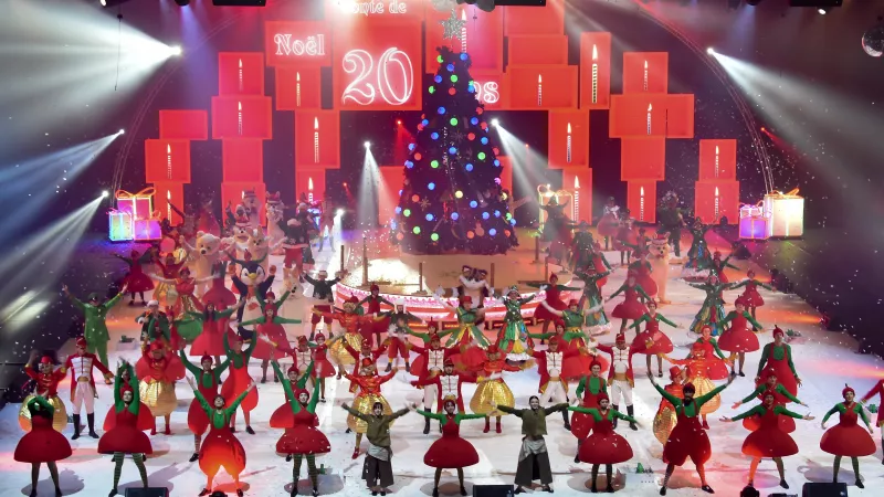 Le spectacle de Noël 2021 de Val Grangent, avec plus de 150 figurants et danseurs bénévoles. Ⓒ Association Val Grangent
