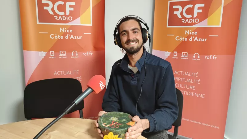 Guillaume Willm dans les studios de RCF Nice Côte d'Azur