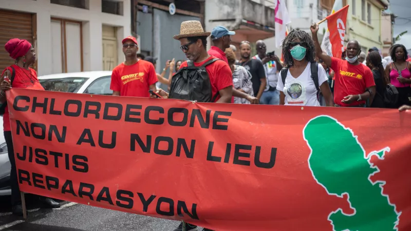 Manifestation en Martinique contre la fin des investigations dans l'enquête sur l'empoisonnement au chlordécone. © Fanny Fontan / Hans Lucas