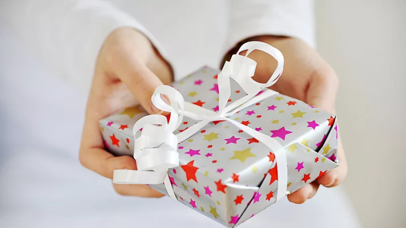 La Boutique RCF, des idées de cadeaux qui ont du sens à offrir à Noël ©Corinne Simon / Hans Lucas