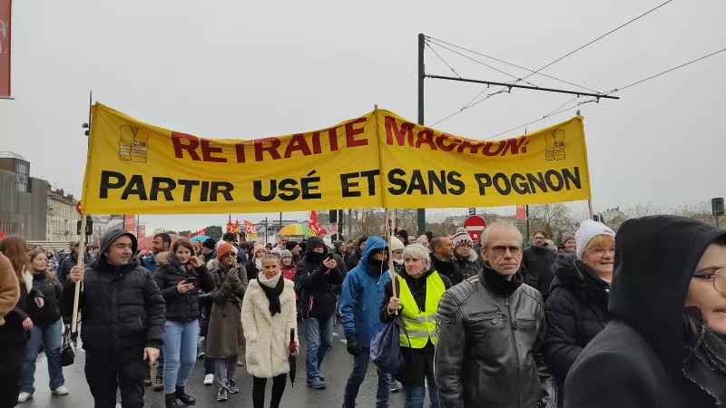 Jeudi 19 janvier 2023 à Angers, la manifestation contre la réforme des retraites a rassemblé 15 000 personnes d'après les syndicats, 11 000 selon la préfecture. ©RCF Anjou
