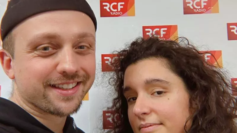 Agathe Denoirjean et Romain Deschamps, chanteurs du groupe Lamuzgueule