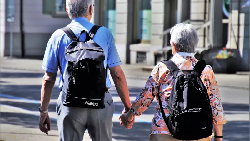 La tendresse est l'un des points clés de la relation entre les personnes âgées. © Julita sur Pixabay