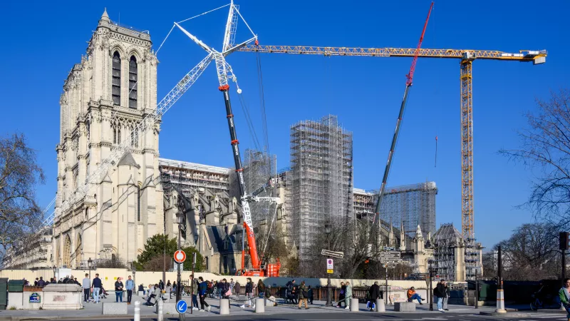 Quatre ans après l'incendie, la reconstruction de Notre-Dame se poursuit. Île de la Cité, le  14 février 2023. ©Eric Beracassat / Hans Lucas