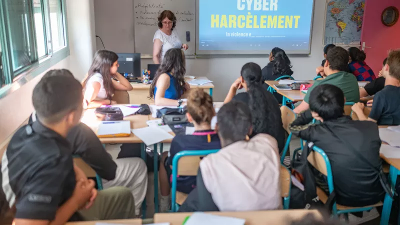 Classe de troisième à l’occasion de l’heure de sensibilisation contre le harcèlement à l’école et le cyberharcèlement © Clément Martin / Hans Lucas