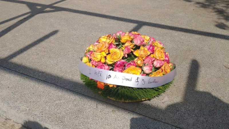 Bouquet de fleurs en hommage aux victimes du génocide de Kigali, au Rwanda. 16/11/2022 ©Unsplash