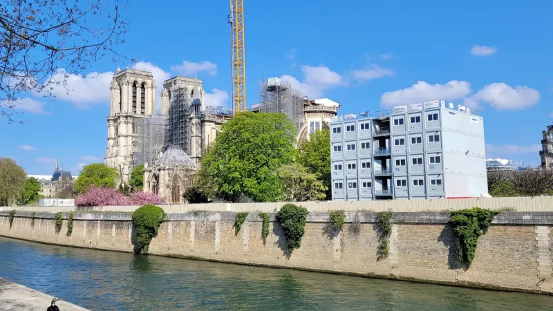 Notre-Dame-de-Paris en rénovation en avril 2021, France. ©Unsplash