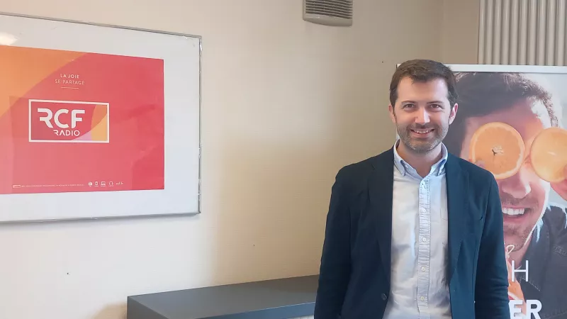JS laloy dans les studios de RCF