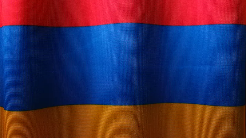 Le drapeau arménien - Photo de engin akyurt sur Unsplash