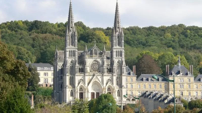 ©montligeon.org - La basilique Notre Dame Libératrice de Montligeon