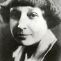 @ Wikipedia - Marina Tsvétaïva en 1925 photo de Pyotr Ivanovich Shumov 