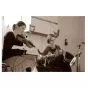 Titre de Galaxie musique sur fond orange de rubrique Culture avec en illustration centré et droite une vielle marron sur un ensemble de flûtes traditionnelles épaisses en bois