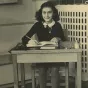 Anne Frank à l'école Montessori d'Amsterdam en 1940.