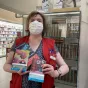 Line, responsable du rayon littérature du Furet du Nord de Douai