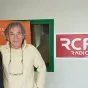 Titre Amnesty international Nevers sur fond bleu de rubrique Économie et Société avec centré en bas le logo de l'Organisation Non Gouvernementale
