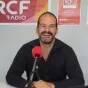Vignette Invité local sur fond rouge de rubrique actualité avec en bas à droite le micro RCF et la mention Nièvre