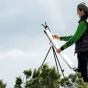 Philippe Chancel - La peintre Fabienne Verdier face à la montagne Sainte-Victoire