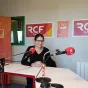 Titre Amnesty international Nevers sur fond bleu de rubrique Économie et Société avec centré en bas le logo de l'Organisation Non Gouvernementale