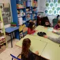 2019 école Notre-Dame-du-sous-bois - une séance de la classe ouverte animée par Magali, l'enseignante spécialisée en charge de ce groupe à effectif variable.