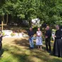 ©Isabelle Renaut - 2021 - Les deux chapelains de Lourdes aux côtés de Régine Racine et Robert Godéreaux écoutent l'évêque du diocèse de Saint-Claude Mgr Garin