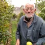 Bernard Coulon sauve des centaines de variétés de pommes dans son verger d'Alençon @RCF Orne